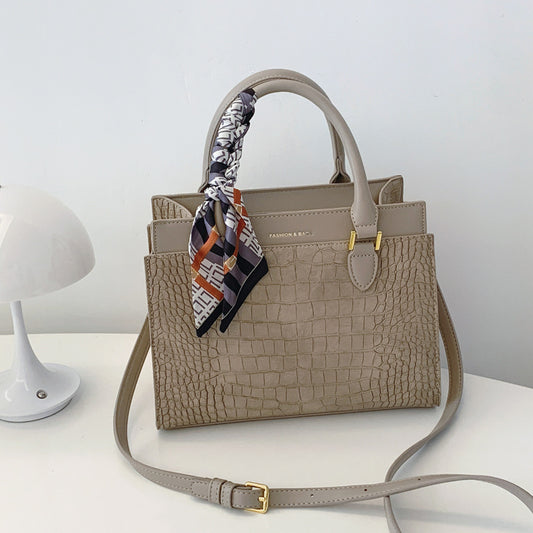2025 Bag Autumn Women's popular High-end Crocodile Pattern Handbag Simple Texture Fashion Shoulder Bag Work Commuter Bag