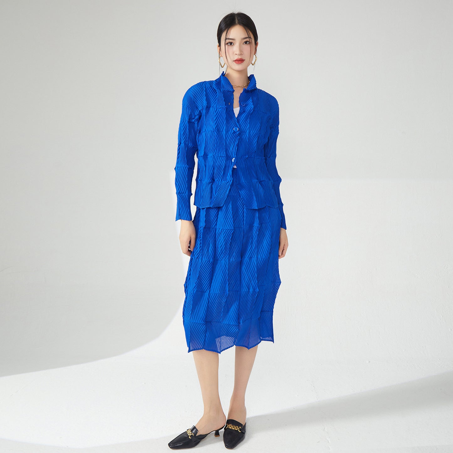 2025 Nanyou high-end women's clothing Sanzhai spring and autumn suit skirt single-breasted pleated shirt jacket straight skirt pleated two-piece set