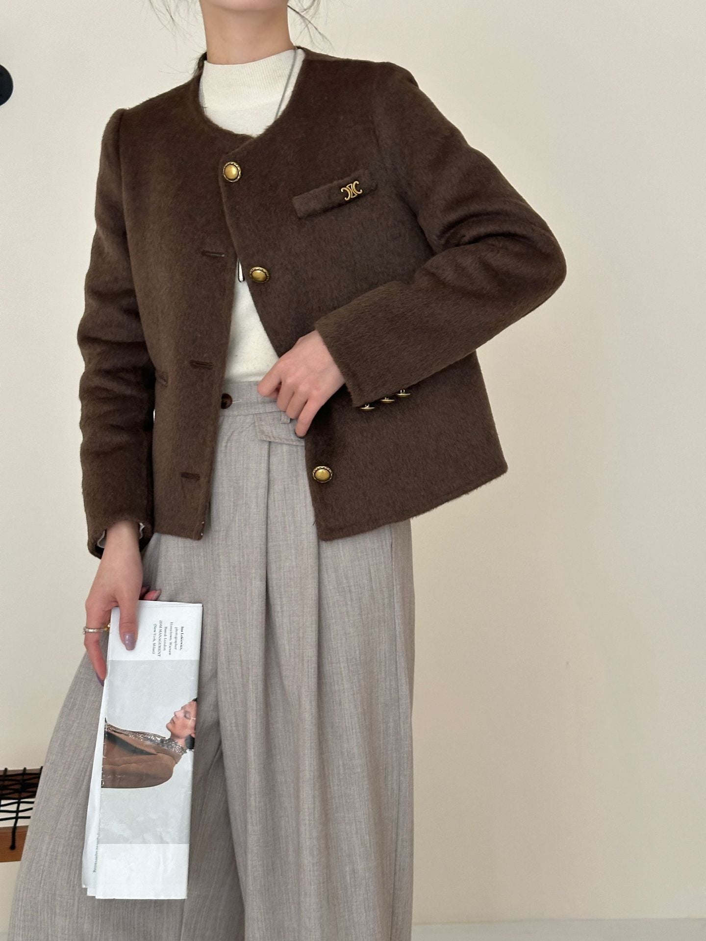2025 Imitation gold buckle solid color small fragrant wind round neck single-breasted front shoulder short double-sided wool woolen coat coat women