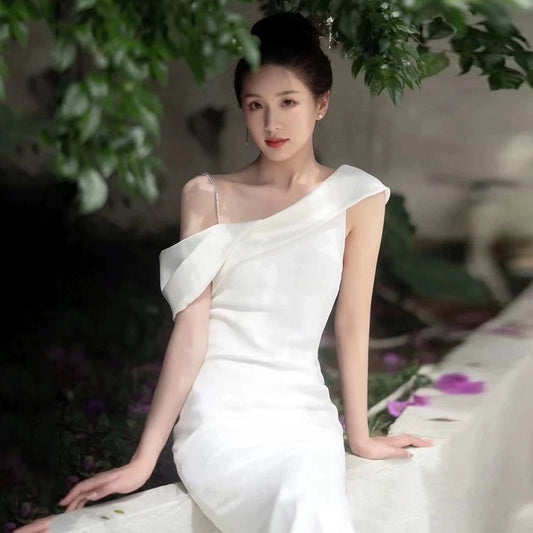 2025 light wedding dress bride simple temperament fish tail satin door yarn single shoulder super fairy trailing dress advanced sense