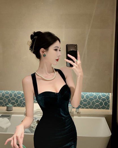 2025 Retro velvet suspender neck dress women's autumn and winter  waist bottom skirt temperament slim-fitting hip-wrapped long skirt