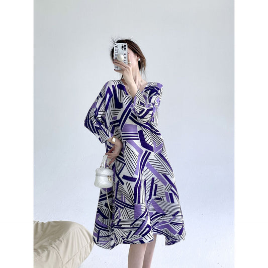 Xiaohongshu grass planting model Sanzhai  spring new fashion light luxury printing design thin pleated dress women