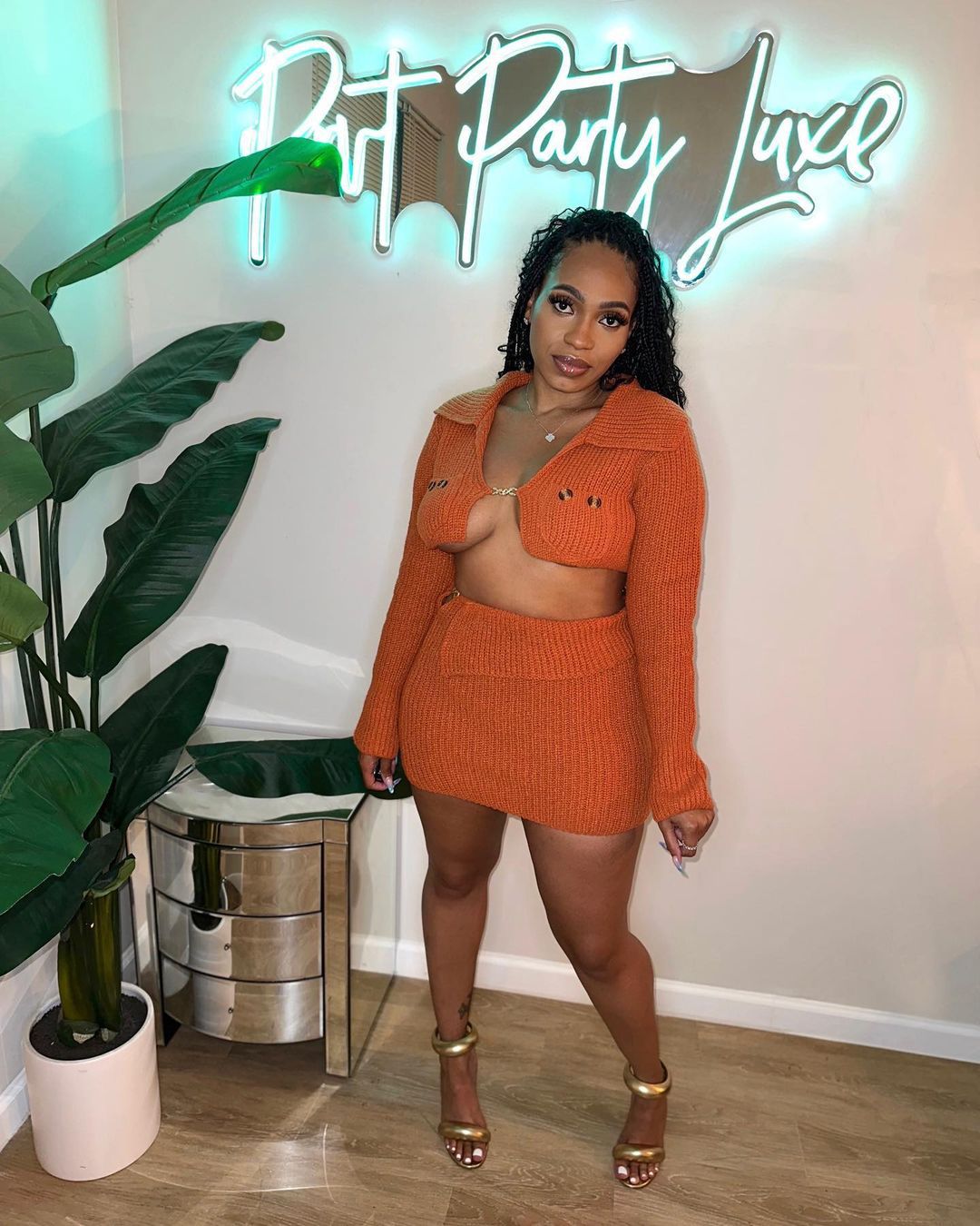 popular autumn new New  slim-fit Spice Girls long-sleeved short jacket top hip-wrapped short skirt solid color suit