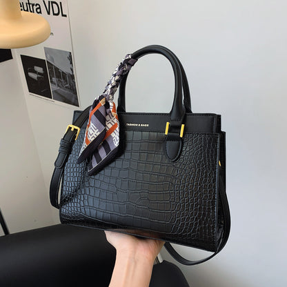 2025 Bag Autumn Women's popular High-end Crocodile Pattern Handbag Simple Texture Fashion Shoulder Bag Work Commuter Bag