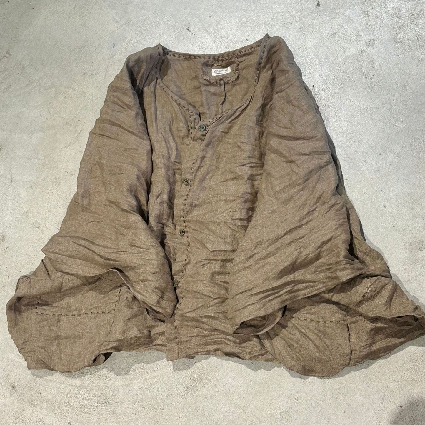 2025    23/4/Half Dust/Literary Retro Linen Hand Sewn Thread Breasted Loose Shoulder Shoulder Shirt