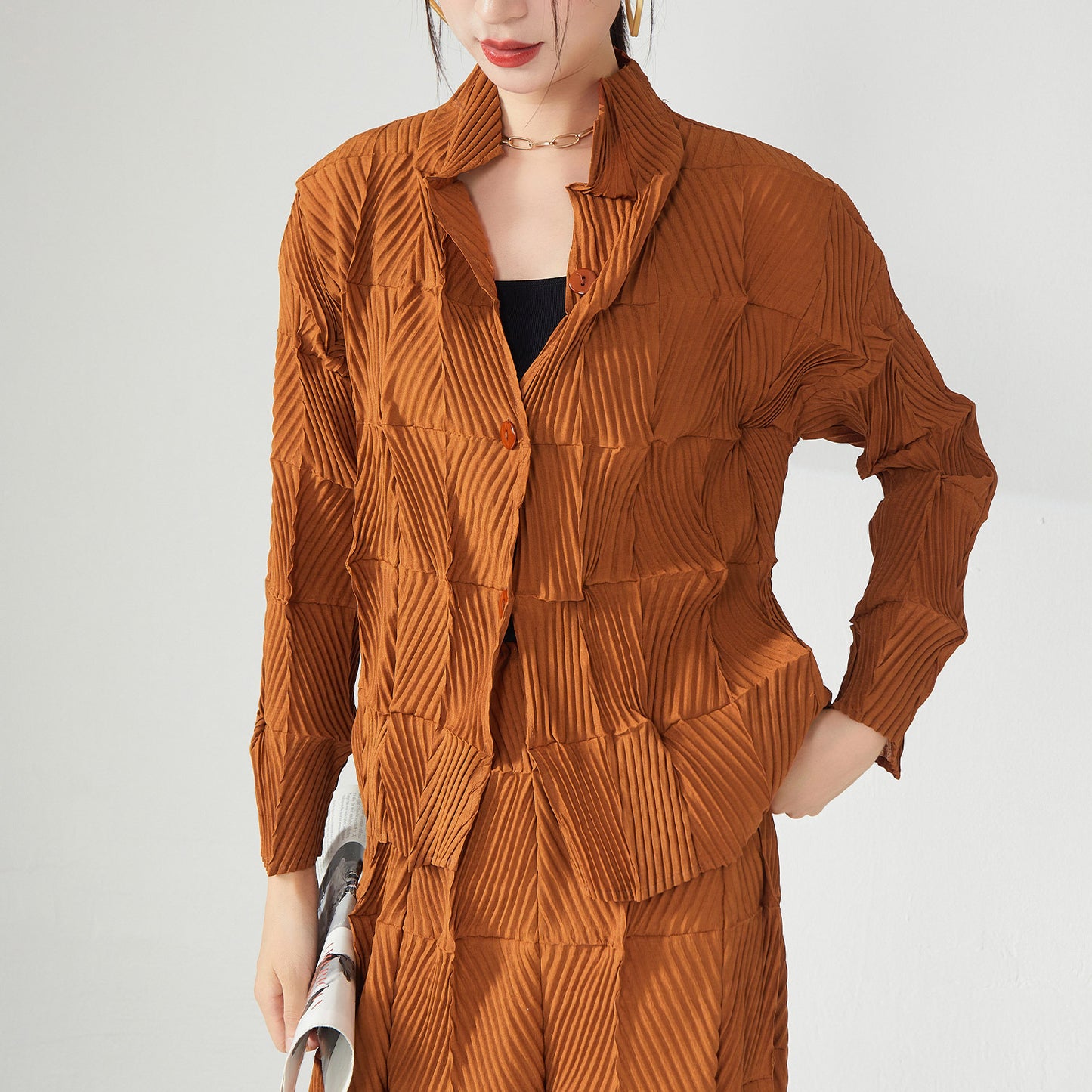 2025 Nanyou high-end women's clothing Sanzhai spring and autumn suit skirt single-breasted pleated shirt jacket straight skirt pleated two-piece set