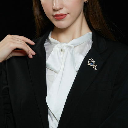 2025 Niche design high-end brooch fashion personalized brooch accessories small fish temperament high-end fixed suit pin women