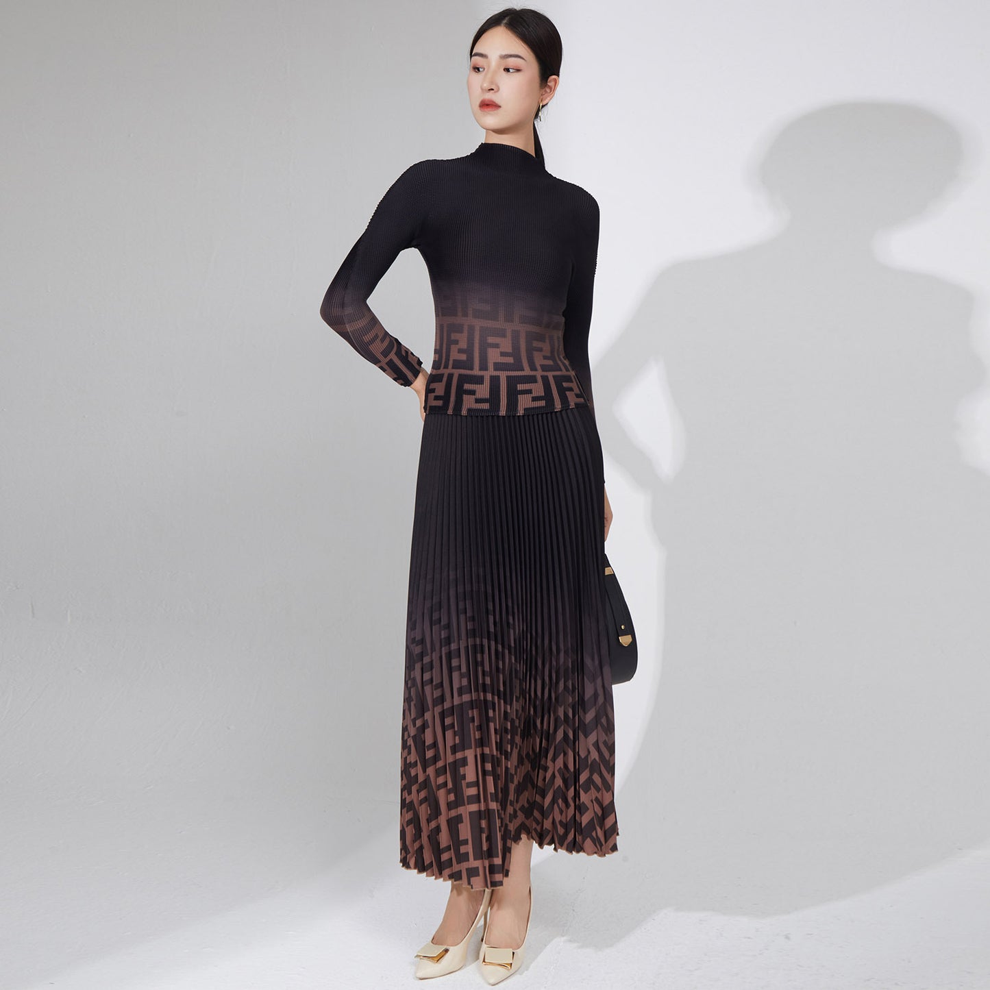 2025 Fashion pleated suit women's autumn clothing high-quality two-piece set processing custom-made 2025 Popular trade big-name women's clothing foundry
