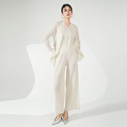 2025 Fashion suit, women's clothing, high-end three-piece set, autumn temperament, commuting design, pleated wear, a complete set