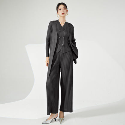 2025 Fashion suit, women's clothing, high-end three-piece set, autumn temperament, commuting design, pleated wear, a complete set