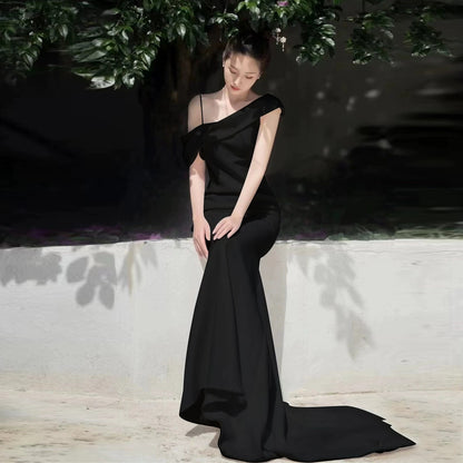 2025 light wedding dress bride simple temperament fish tail satin door yarn single shoulder super fairy trailing dress advanced sense