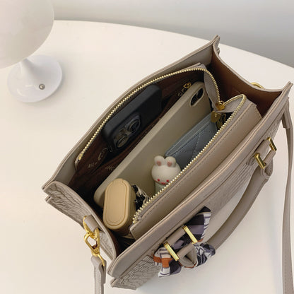 2025 Bag Autumn Women's popular High-end Crocodile Pattern Handbag Simple Texture Fashion Shoulder Bag Work Commuter Bag