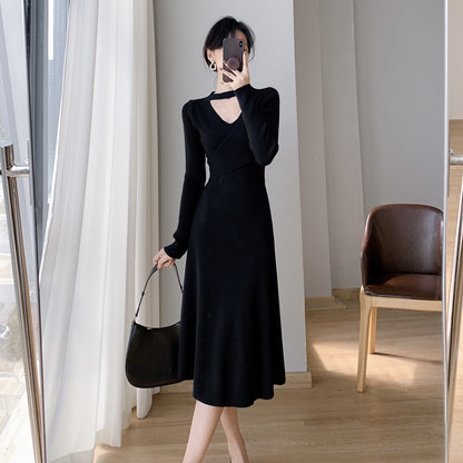 2025 Design sense niche neck knitted dress women's 2025 autumn and winter new waist thin bottom with medium and long dress