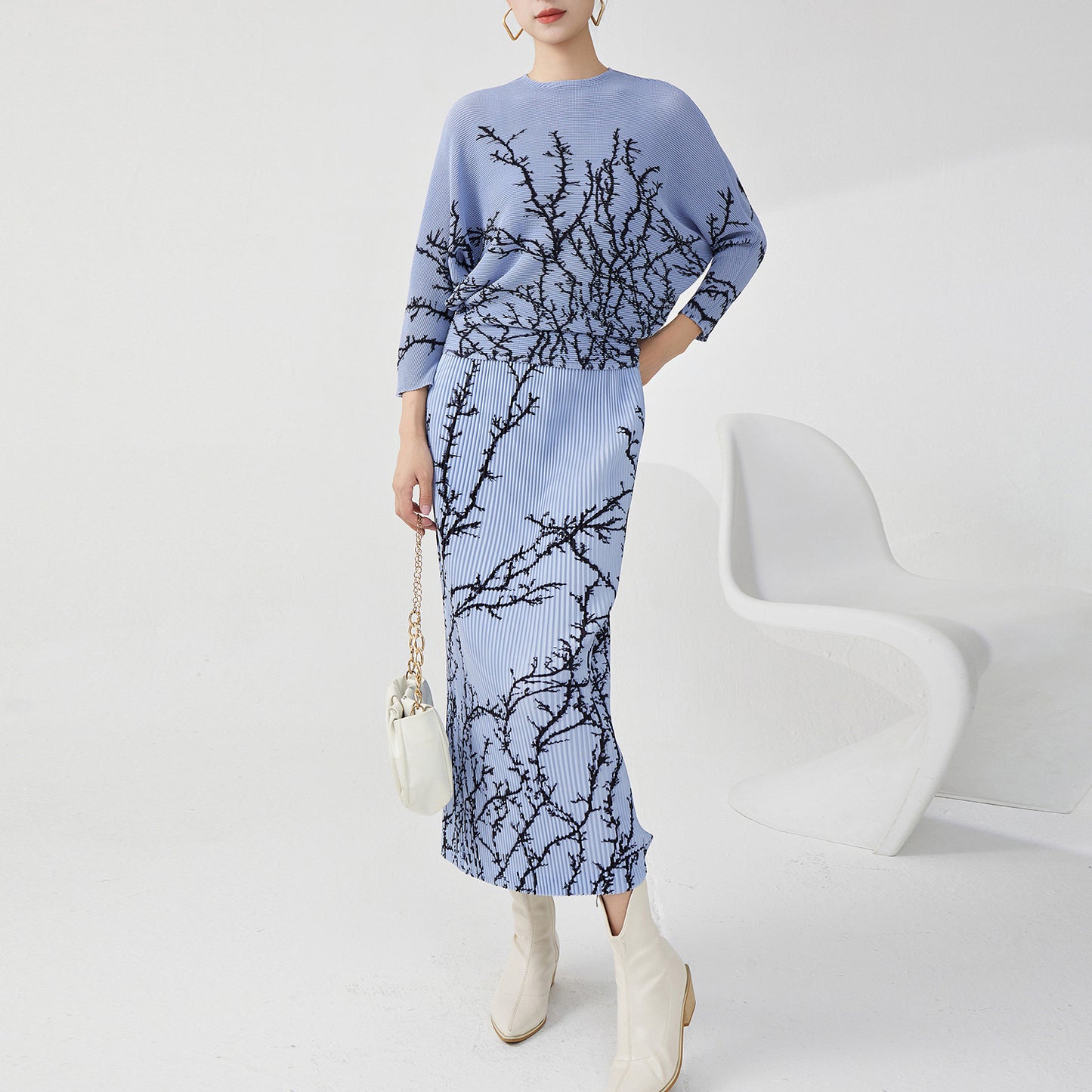 2025 Fashion Women's High-end Suit Light Luxury Age Reduction Bat Sleeve Skinny Top Split Skirt Two-piece Set