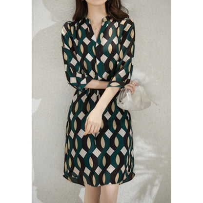 2025 Elegant geometric silk skirt, mulberry silk printed dress  women's new medium and long dress, thin V-neck