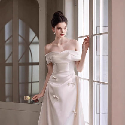 2025 light wedding dress bride  new high-end satin door yarn simple one-word shoulder engagement robe dress