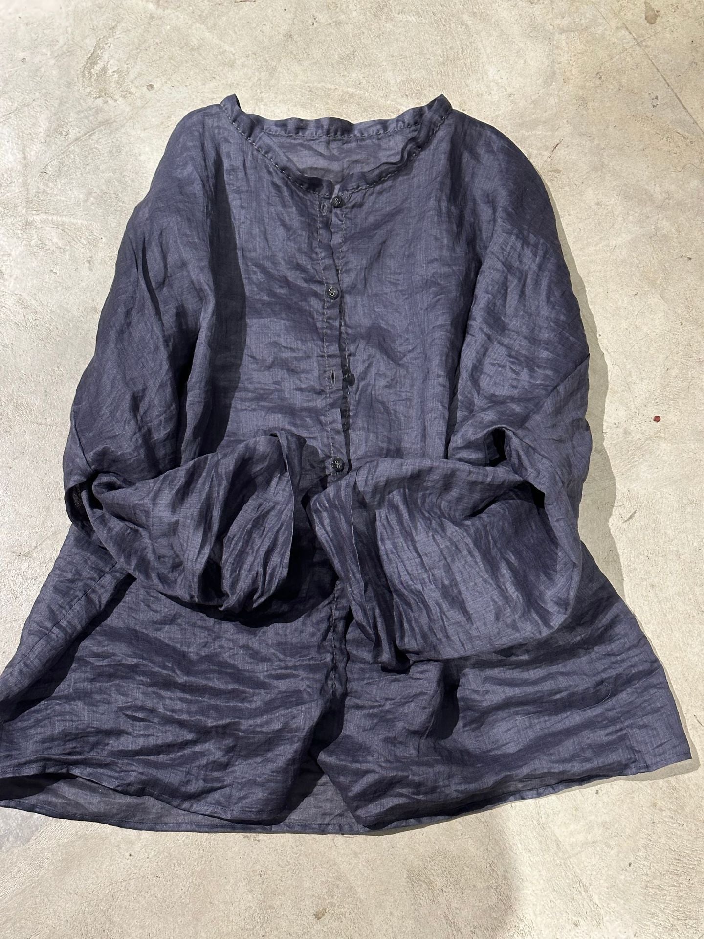 2025    23/3 Xiaochu, inner literary and retro light and thin ramie loose shoulder crew neck button-down shirt