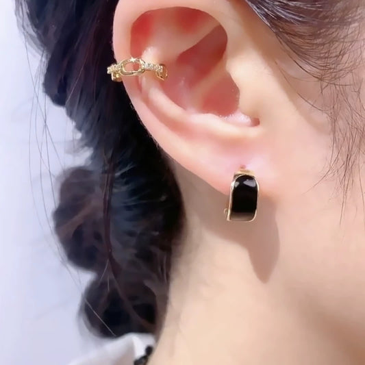 Temperament black ear buckle autumn and winter earrings women's niche design exquisite simple small earrings unique stud earrings light luxury earrings