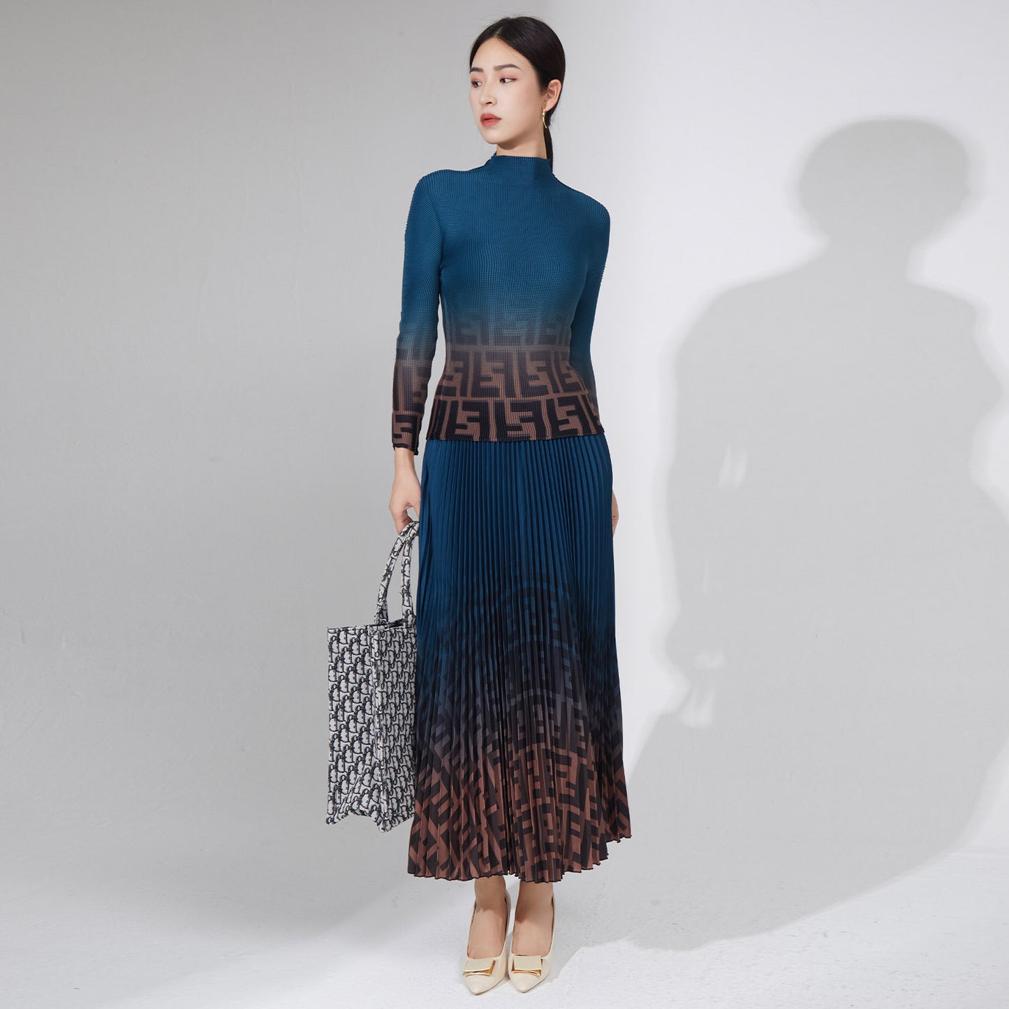 2025 Fashion pleated suit women's autumn clothing high-quality two-piece set processing custom-made 2025 Popular trade big-name women's clothing foundry