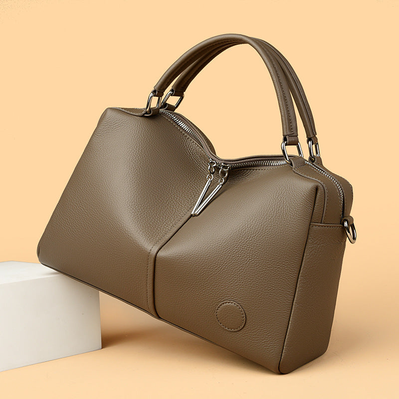 2025 Leather bag autumn women's popular new fashion temperament handbag high sense large capacity niche messenger bag women