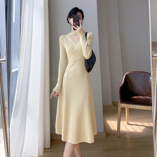 2025 Design sense niche neck knitted dress women's 2025 autumn and winter new waist thin bottom with medium and long dress