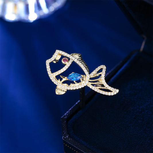 2025 Niche design high-end brooch fashion personalized brooch accessories small fish temperament high-end fixed suit pin women