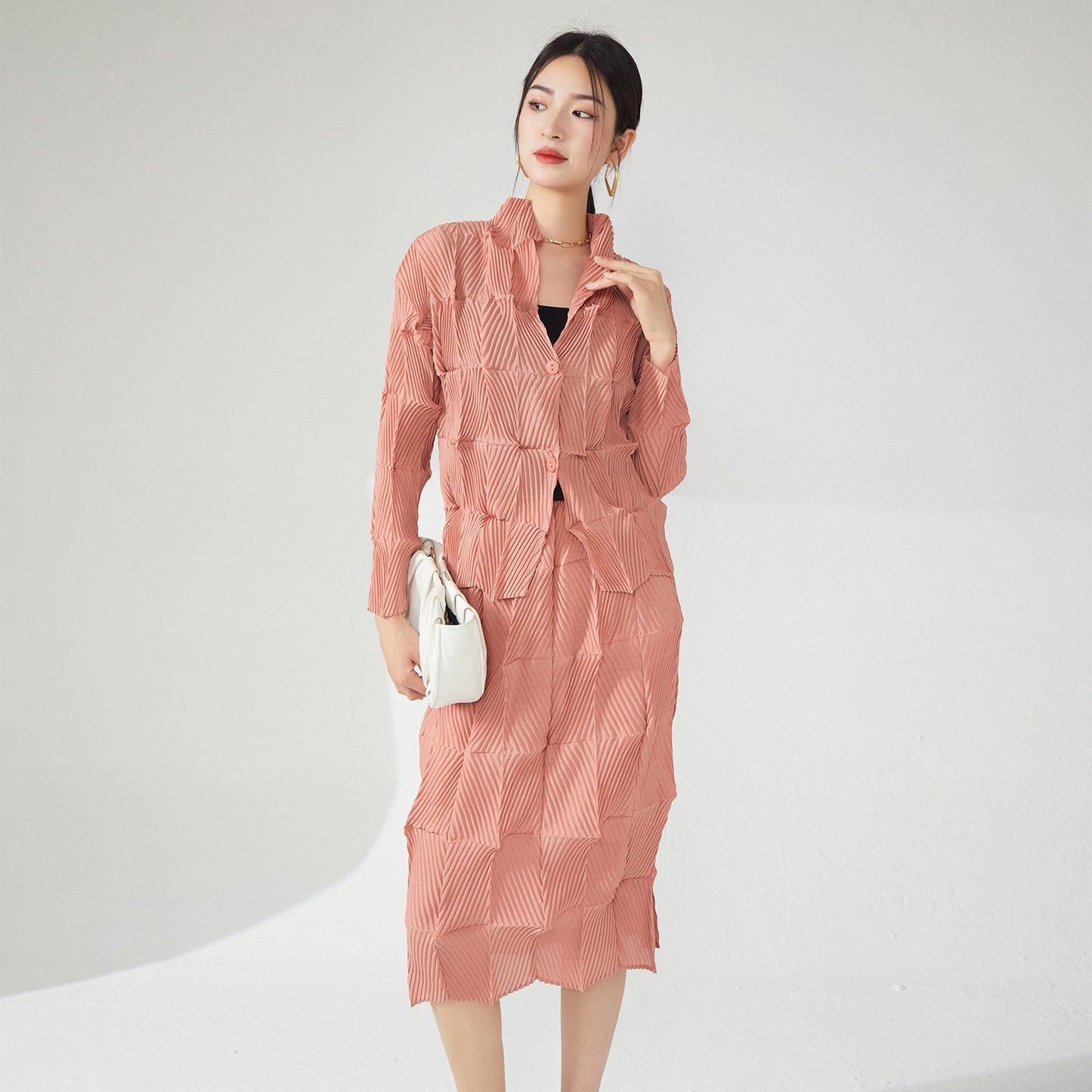 2025 Nanyou high-end women's clothing Sanzhai spring and autumn suit skirt single-breasted pleated shirt jacket straight skirt pleated two-piece set