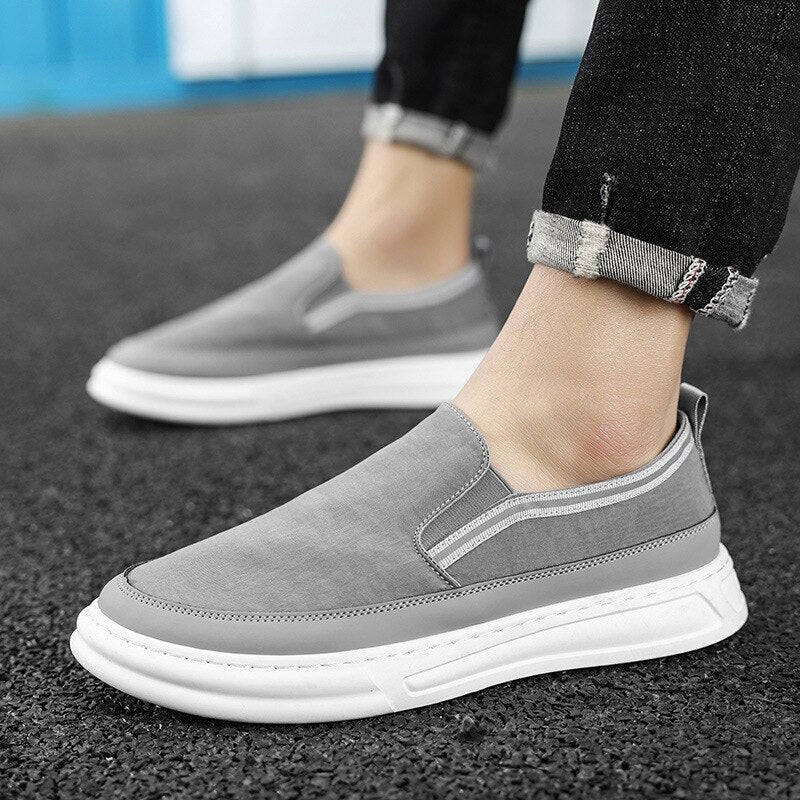 Men's Canvas Vulcanize Shoes Breathable Slip-On Wear-Resisting Ice Silk Loafers Round Toe Solid Sewing Men Shoes Sneakers Flats