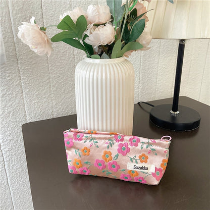 Zipper Lipsticks  Toilet Make Up Brush Bag Makeup Pouch 3D Flower Print Cosmetic Bag Vintage Style Women Pencil Case Makeup Bags