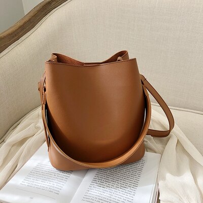 Casual Wide Strap Buckets Bag Designer Women Shoulder Bags Luxury Pu Crossbody Bag Large Capacity Messenger Bag Simply Purses