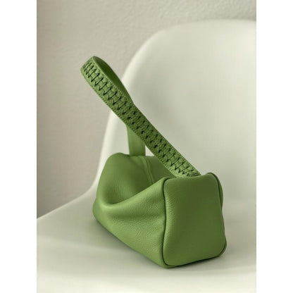 New Version Of Woven Wide Shoulder Straps Thick First Layer Cowhide Women Hand-Held Pillow Bread Bag Green Shoulder Underarm Bag